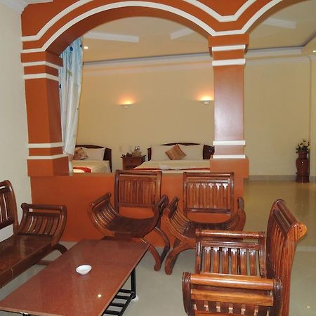 Lux Star Town Hotel Phnom Penh Extérieur photo