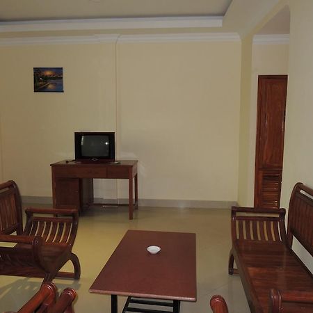 Lux Star Town Hotel Phnom Penh Extérieur photo
