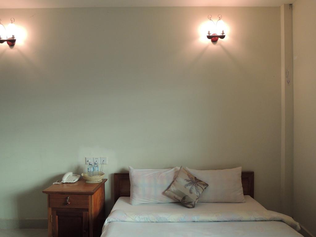 Lux Star Town Hotel Phnom Penh Extérieur photo