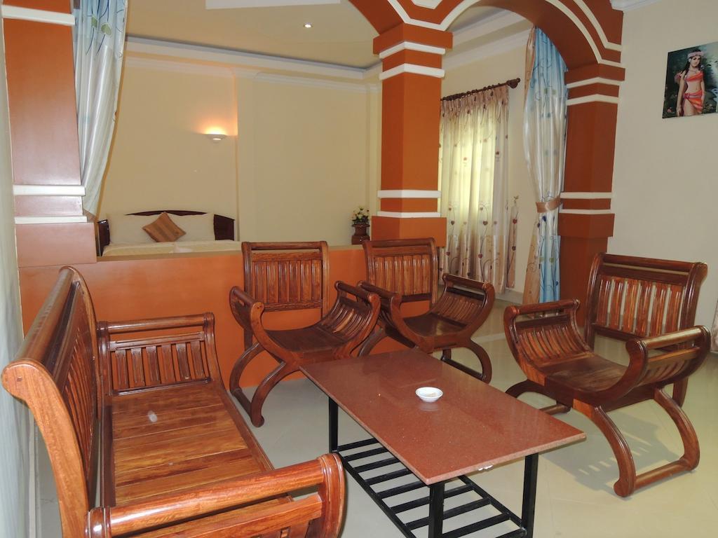 Lux Star Town Hotel Phnom Penh Extérieur photo