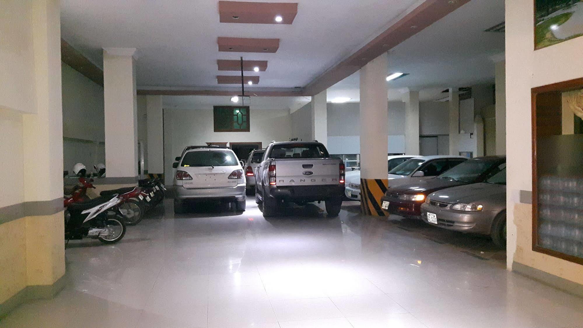 Lux Star Town Hotel Phnom Penh Extérieur photo